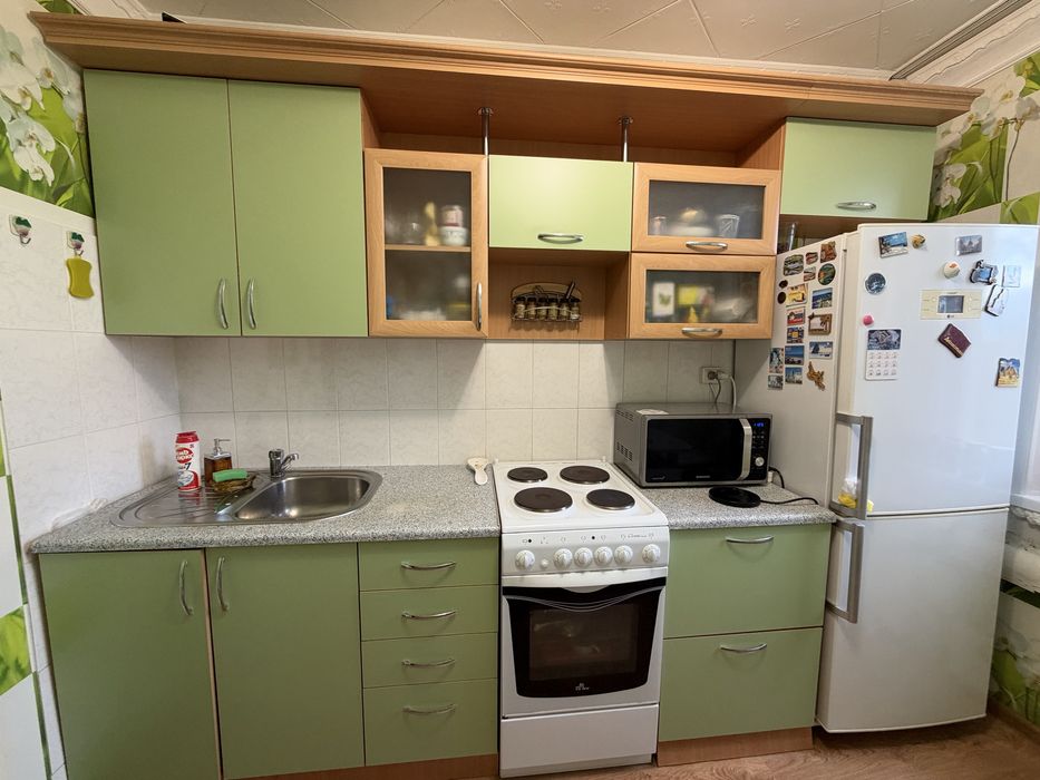 Продам кухонный гарнитур б/у