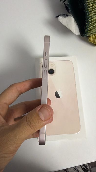 IPhone 13.  128 гб