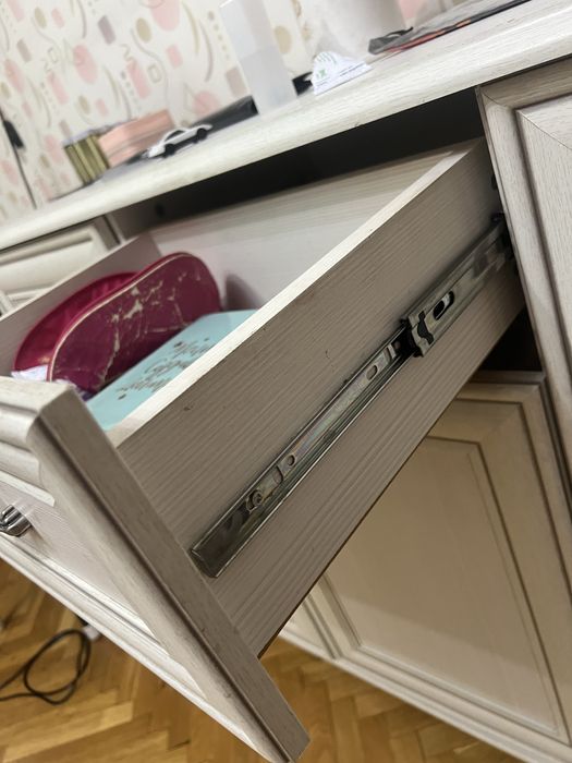 Камод белоруский серый