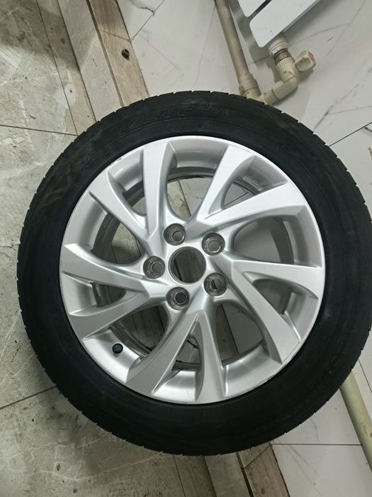 Продам запаску на тоуота короллу