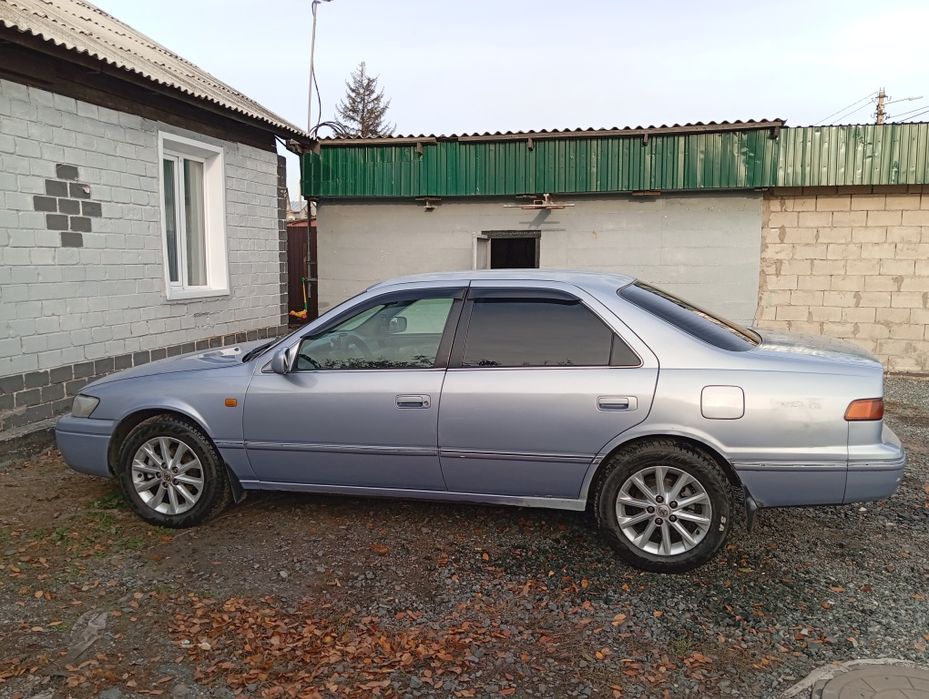 Продам тайота камри