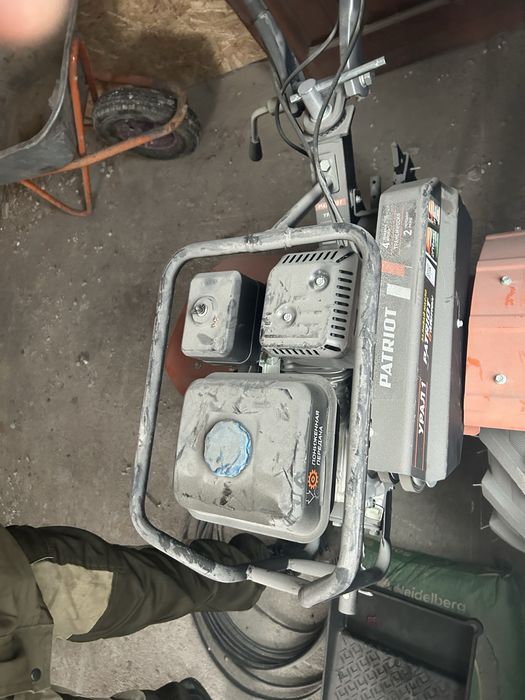 Продам мотоблок Patriot 7,8 лс