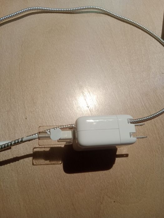 Продам Apple  adappter 30w  не дорого