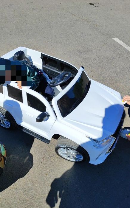 Электромобиль Лексус