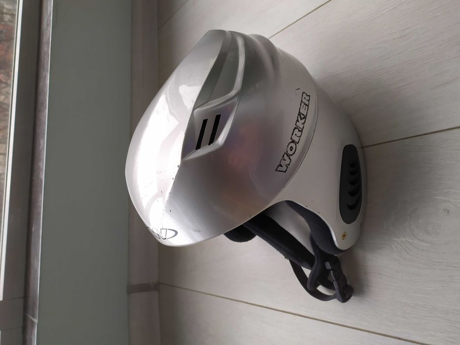 Каска за ски Worker, малко ползвана