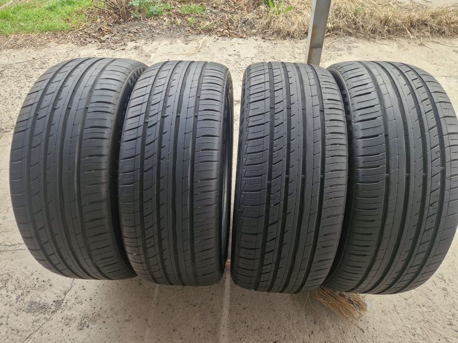 Шины, в отличном состоянии.