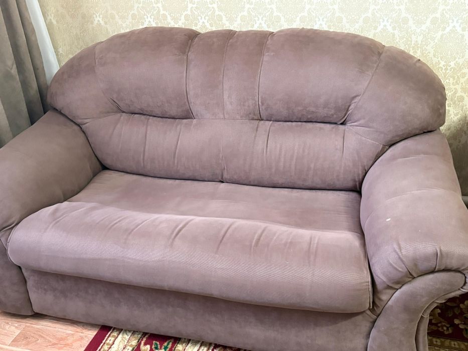 Продаётся диван-кровать, кресло и мини-диван.