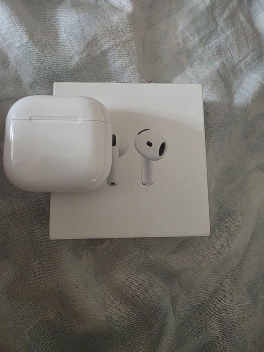 Airpods 4 продам