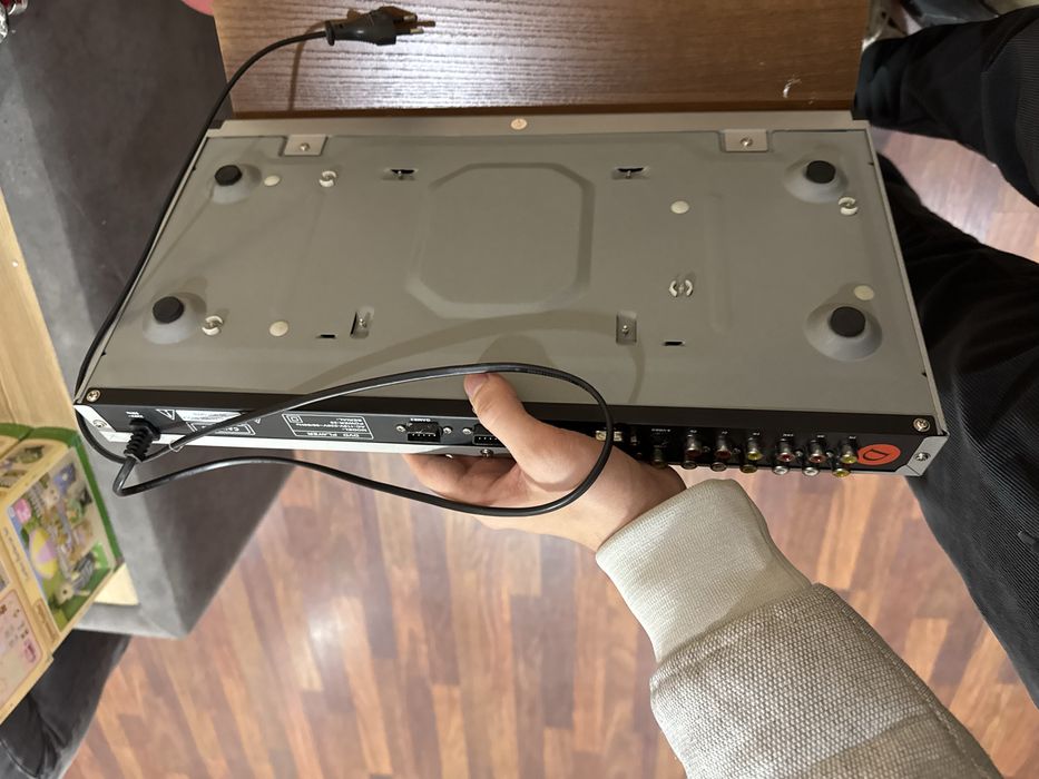 DVD-плеер Samsung DVD-820