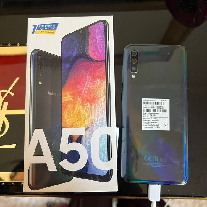 Самсунг А50 телефон