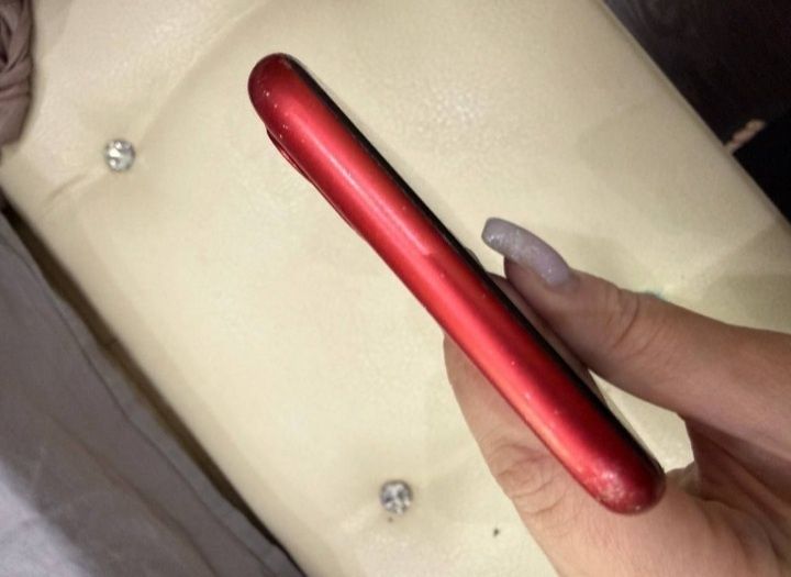 iPhone 11 64 gb RED заблокированный