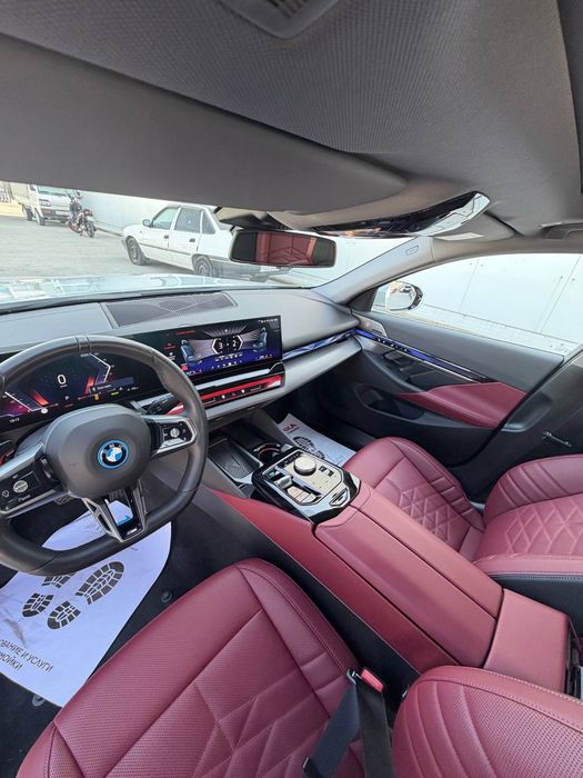 Bmw i5 35L 2024-Yil 15min yurgan ful obves + dop option