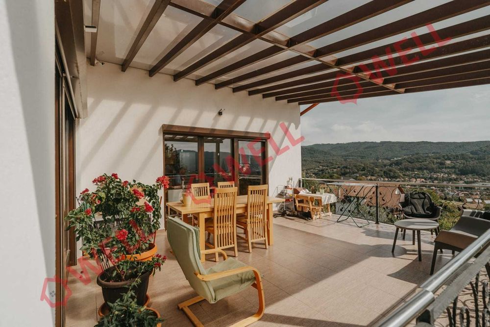 Casă familială spațioasă și modernă de vânzare, situată în Sovata!