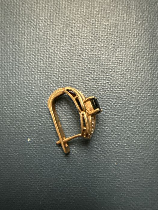 тилла сирга 2,4 грамм нархи 2 миллион.             келишилади