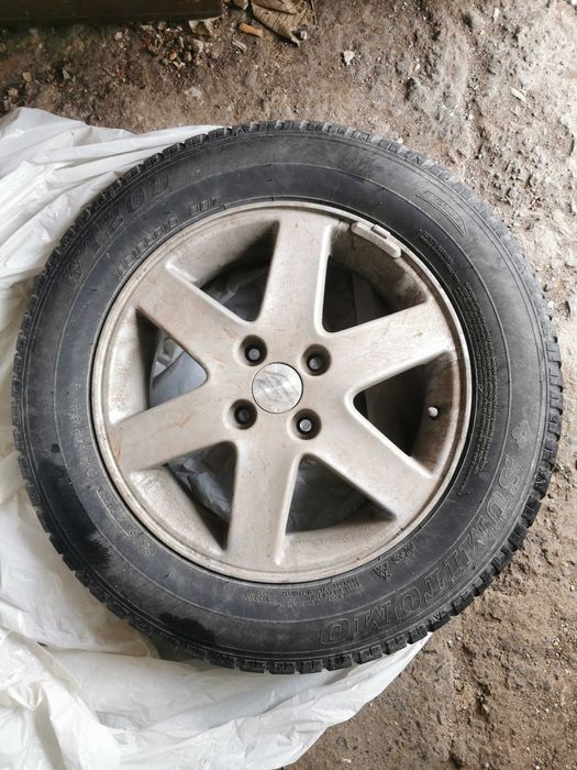 Две джанти с гуми за автомобил