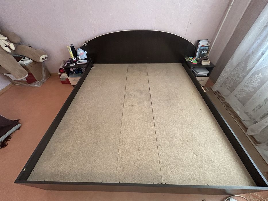 Продам двухспальную кровать