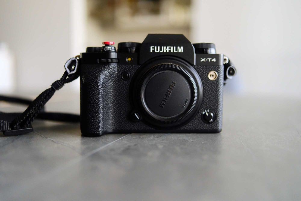 Фотоаппарат Fujifilm XT4 Body Black в идеальном состоянии