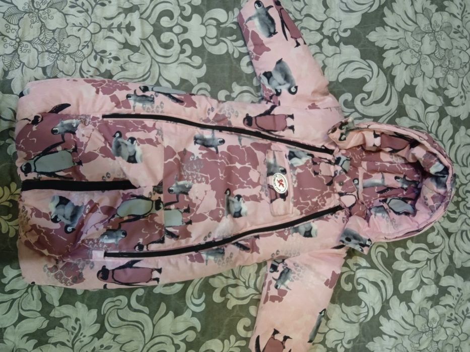 Продам зимний комбез трансформер на девочку