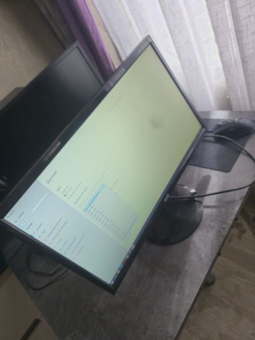 Монитор QMaX 22 дюйма