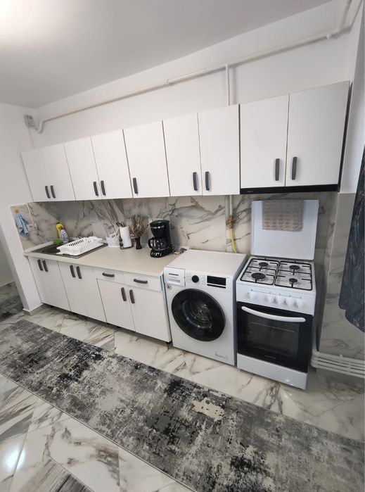 Inchiriez apartament  cu 2 dormitoare decomandate