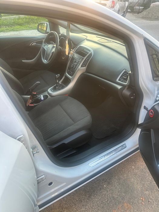 Opel  astra    j