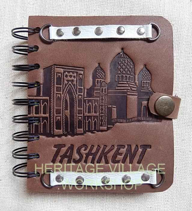 Кожаные обложки ручной работы.