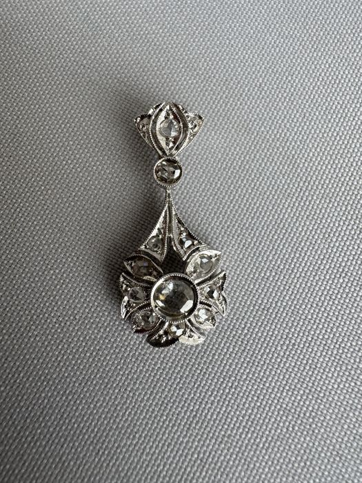 Cercei si pandantiv din aur si diamante rose cut