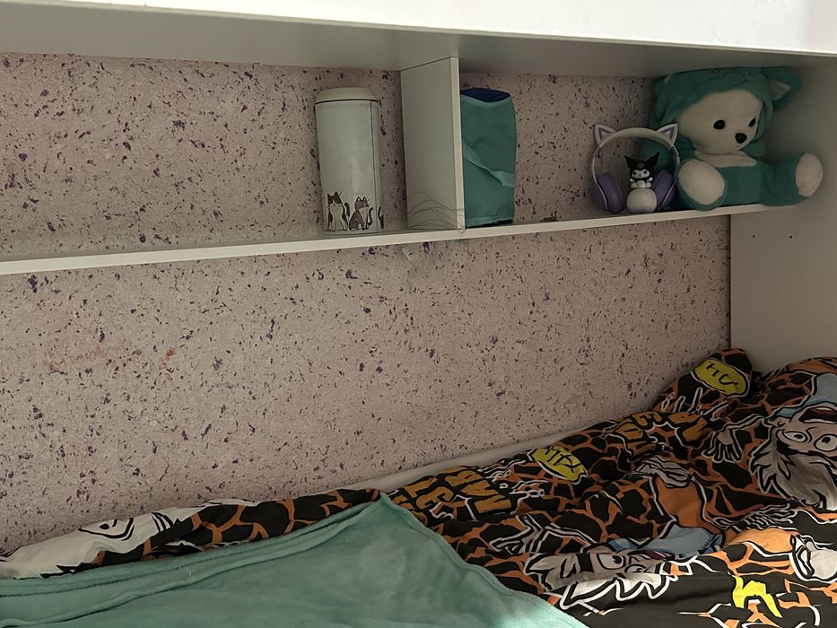 Продам кровать двухэтажная  детская продам.