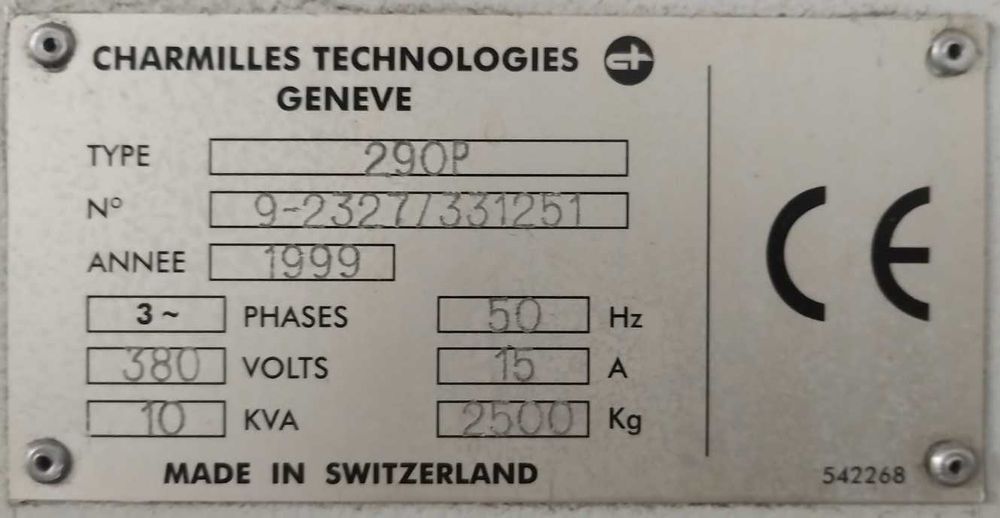Mașină de electroeroziune cu sârmă