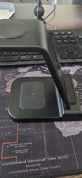 Wireless universal dock charger
