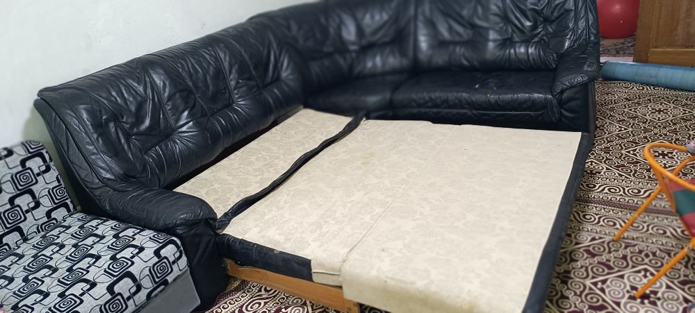 Диван кожаный диван
