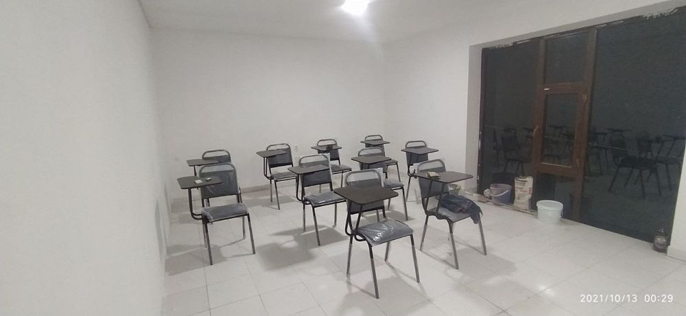 O'quv markaz uchun stollar 19 dona