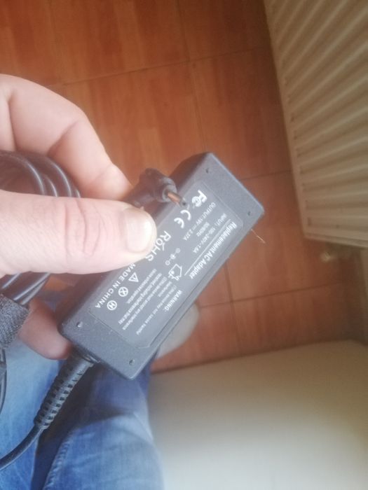 Încărcător laptop mufă subțire 19v 2,37amp
