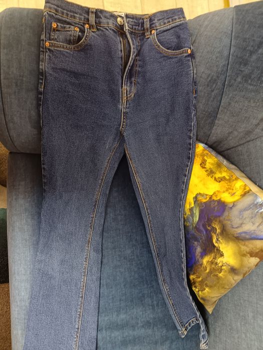 Vând blugi noi de dama xs