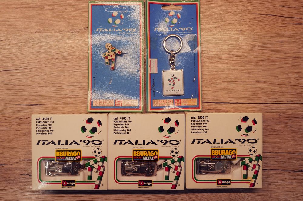 Suvenir vintage fotbal ITALIA 90 Ciao F40 Burago si Bertoni NOI