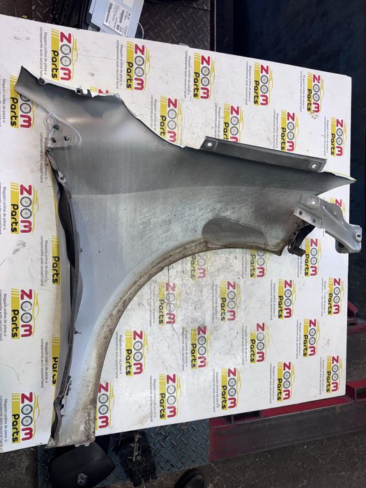 Aripa stanga fata Renault Fluence cu usor defect