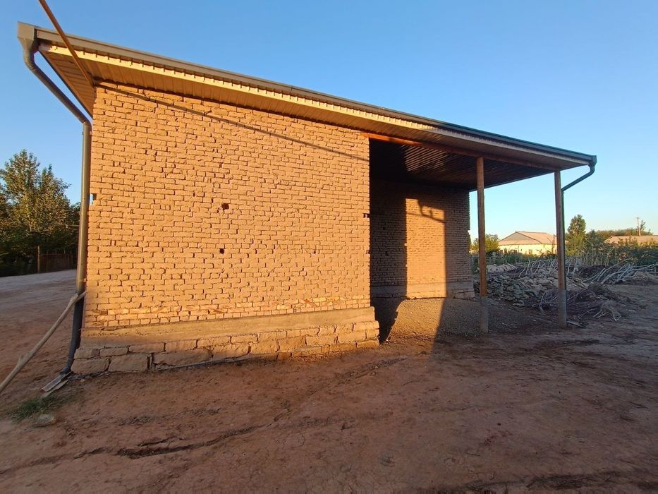 Уй сатилади
Уй сатылады
Бахасы келсимли
Газге рухсатнамасы бар
+9