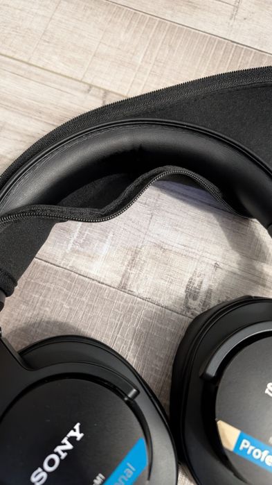 Продаю Sony mdr-m1