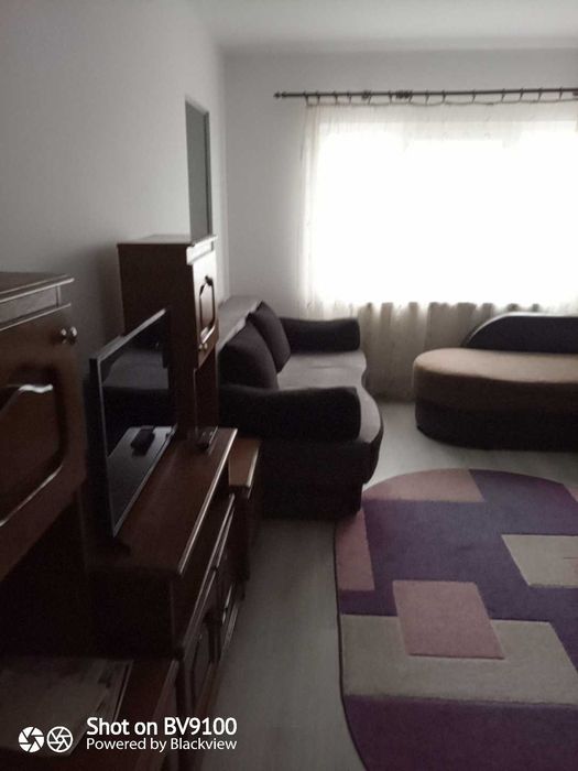 Inchiriez apartament