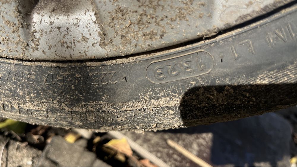 Jante cu cauciucuri BMW 225-45-17 cauciucurile impecabile dezmembrari