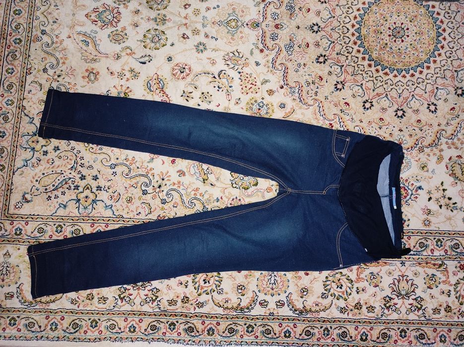 Продам джинсовый комбинезон для Беременяшек