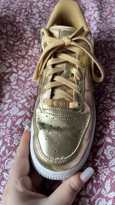 Nike Air force 1 metallic gold 39