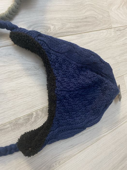 Caciuli cu urechi si fular, noi