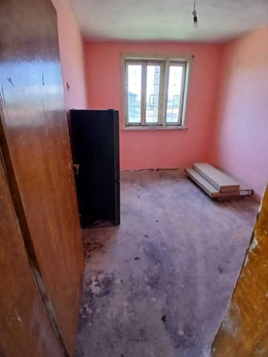 Продавам къща в село Малорад област Враца