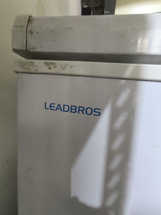 Продам срочно холодильник морозильник