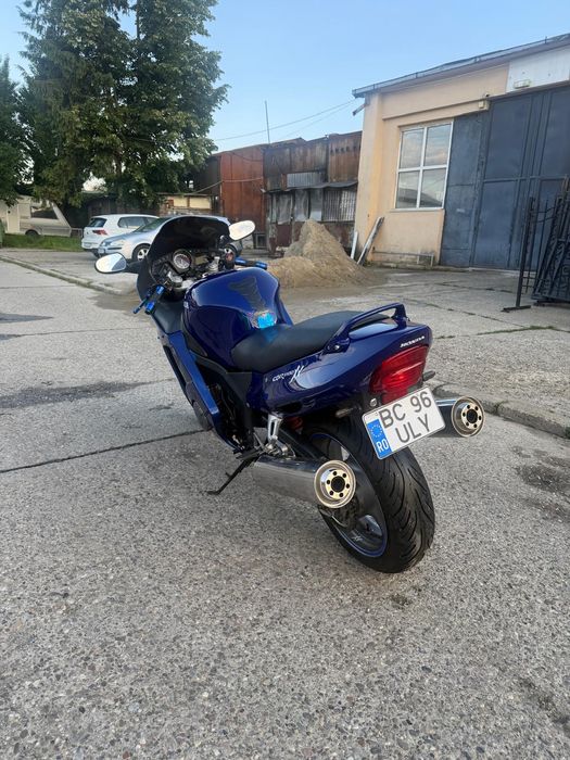 Vand/schimb Honda  BlackBird CBR1100XX impecabil 2004