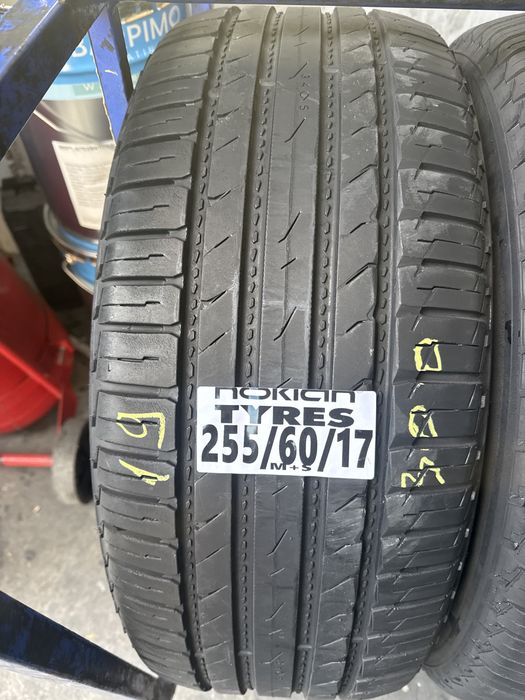 255/60/17 Nokian