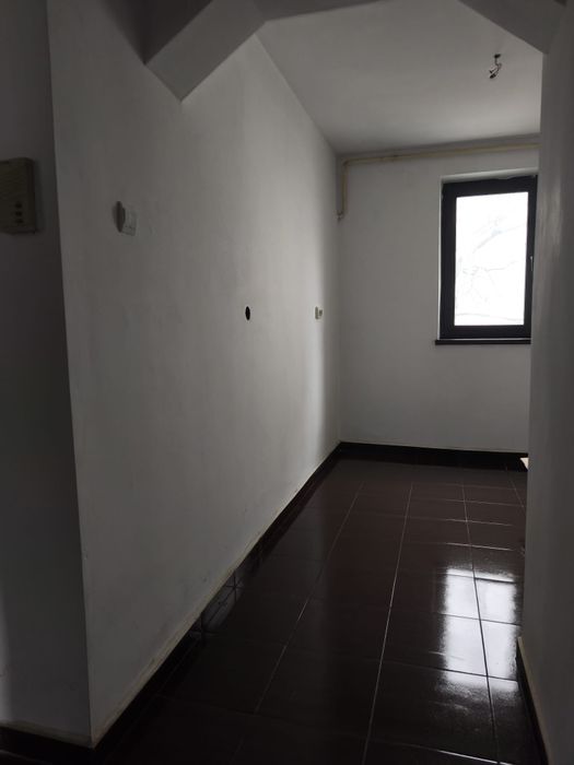 Apartament 4 camere 82 mp+Boxa