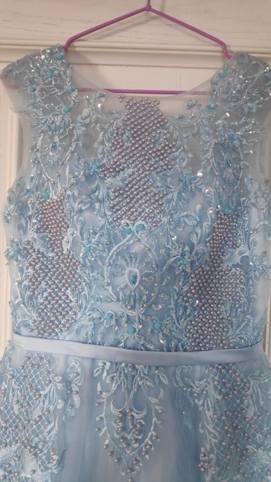 Продам нарядное вечернее платье