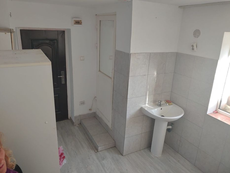 Vând garsonieră în CET Constanța